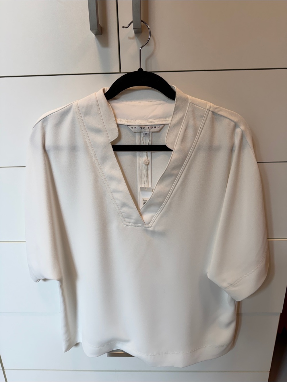 Trina Turk Cream V-Neck Pullover Top